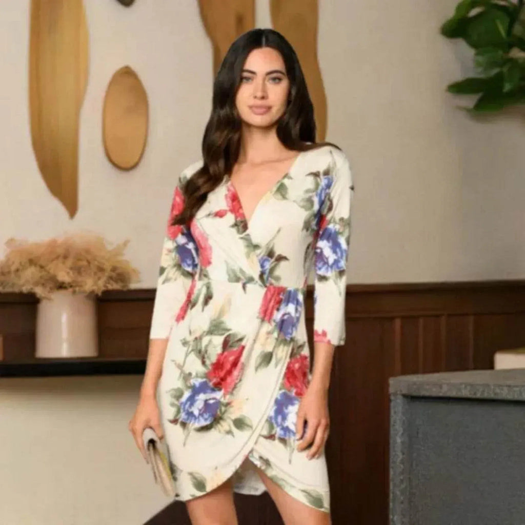 Robe cache coeur col V