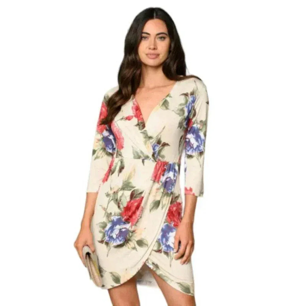 Robe cache coeur col V